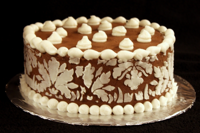 butter cream damask cake